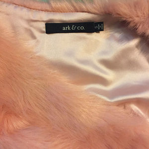 Ark & Co Jackets & Coats - Arc & Co Faux fur blush vest. S Ark & Co Jackets & Coats - Arc & Co Faux fur blush vest. S